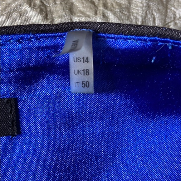 Tahari charcoal pencil skirt - Picture 4 of 8